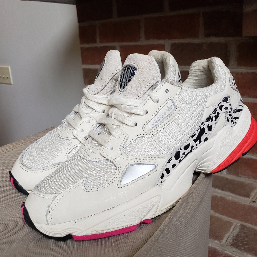 Adidas Falcon
